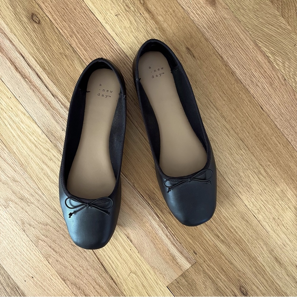 Black Ballet Flats